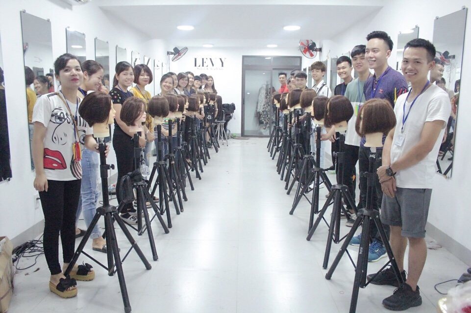học uốn tóc và nhuộm màu